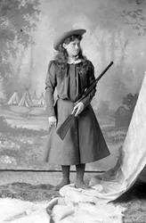 Annie Oakley, vers 1897-1926